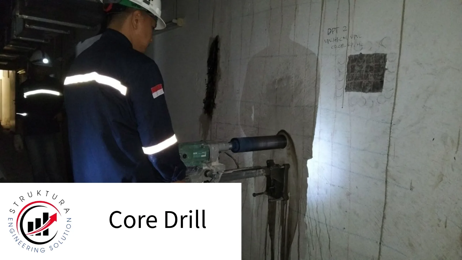 Pengambilan sampel inti beton menggunakan mesin Core Drill