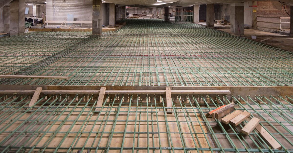 Pekerjaan rehabilitasi struktur beton untuk mengembalikan kapasitas bangunan